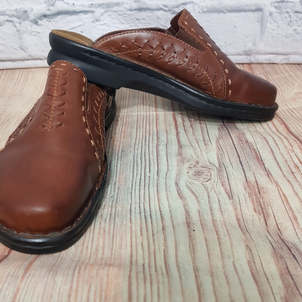 Clarks Brown Stitched Leather "Earth" Clogs/Mules